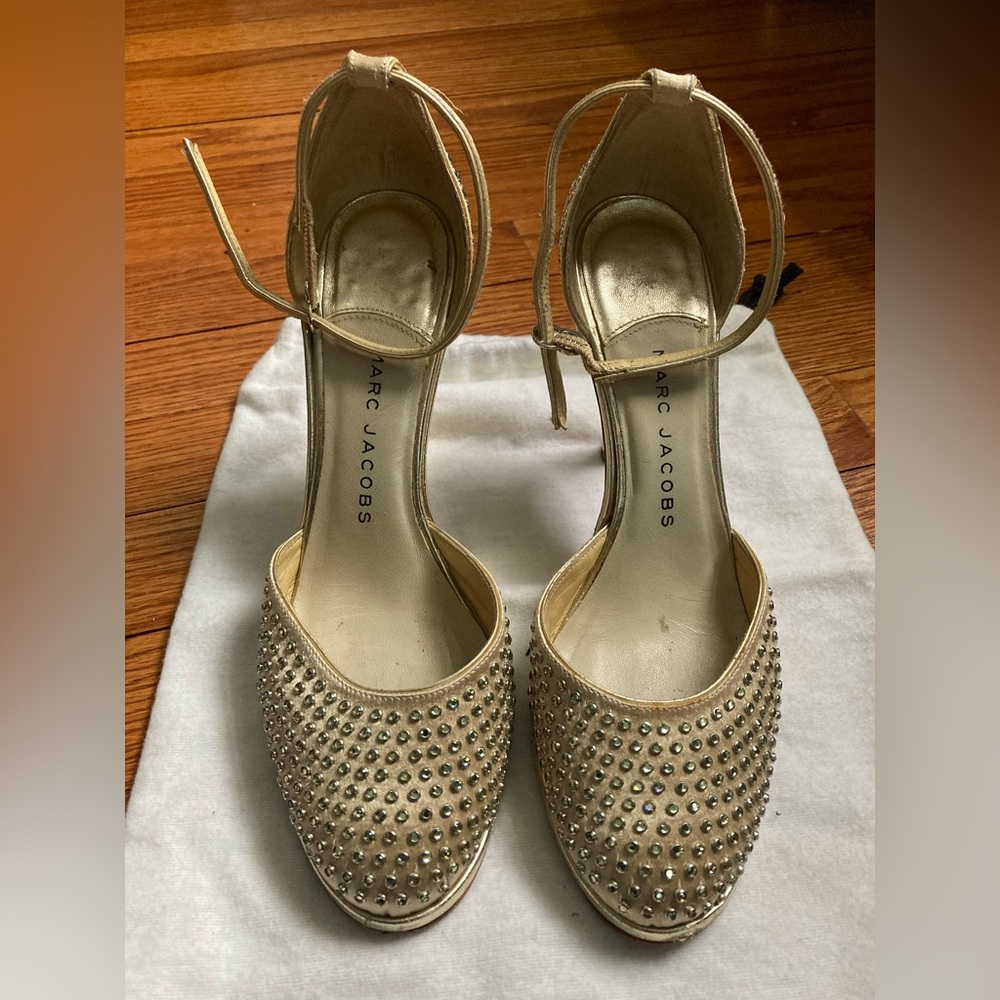 Marc Jacobs champagne heels covered in rhinestones size 38. Made in Italy
